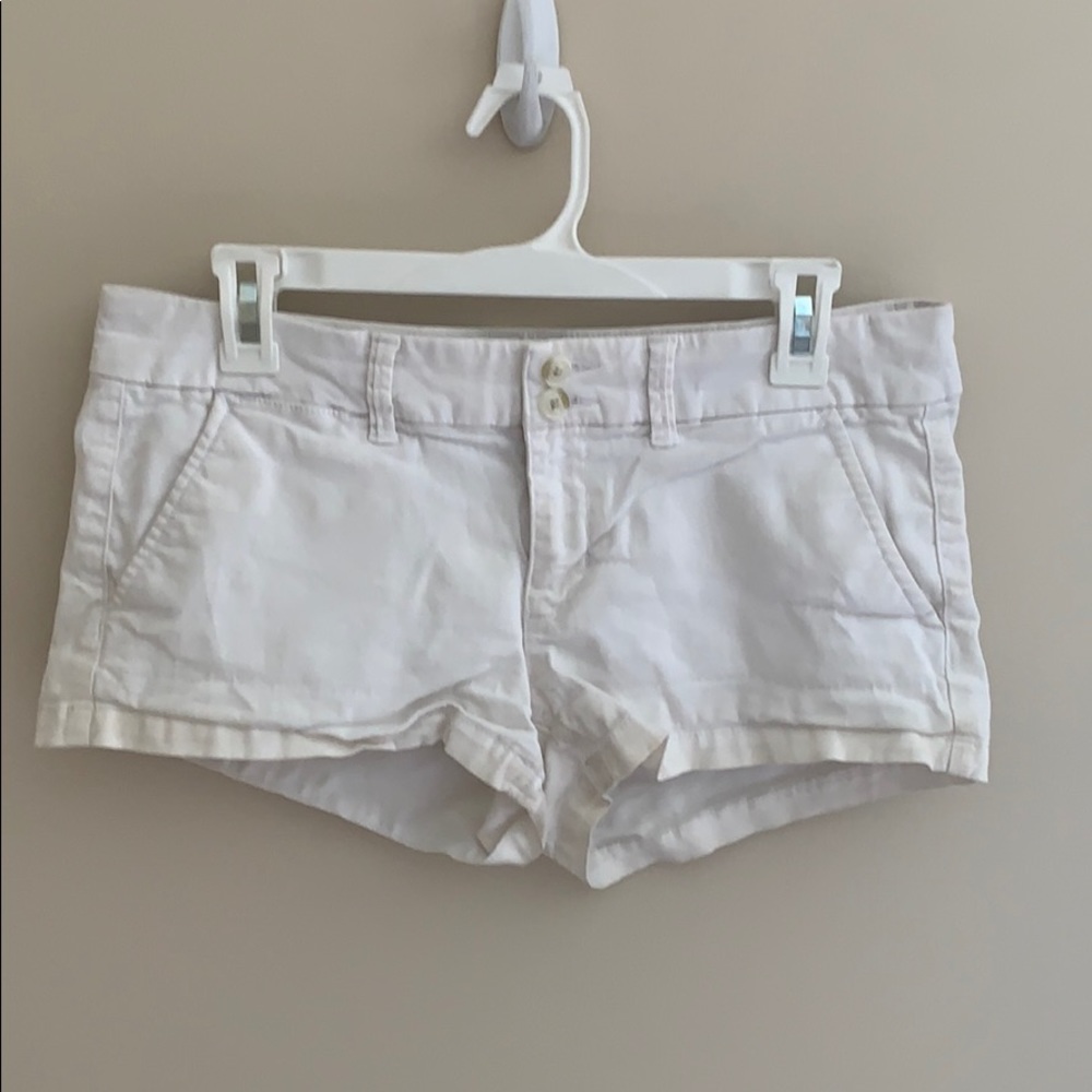 American Eagle White Bermuda Shorts (Size 8)